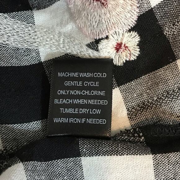 Skies Are Blue Black and White Check Embroidered Blouse Size Large - Picture 8 of 12
